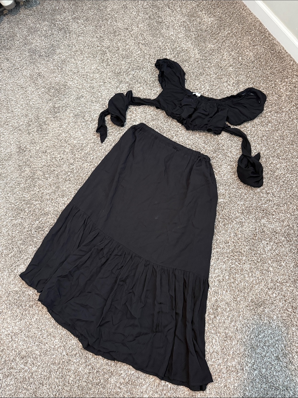 Women’s Black Tiered Midi Skirt